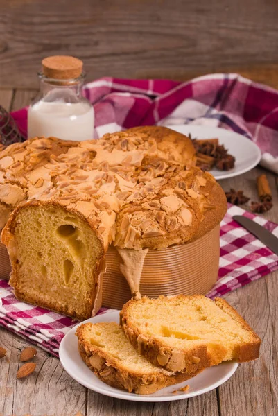 Chleb Gołębiowy Wielkanocny Colomba Pasquale — Zdjęcie stockowe