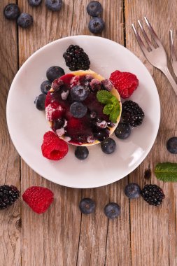 Karışık Meyveli ile Cheesecakes.