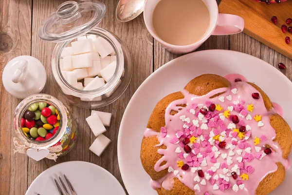 Pastel Con Glaseado Rosa —  Fotos de Stock