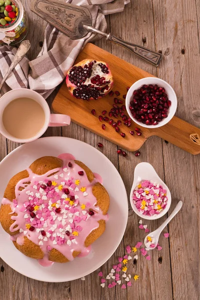 Pastel Con Glaseado Rosa —  Fotos de Stock