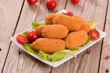 İtalyan kızarmış pirinç topları.