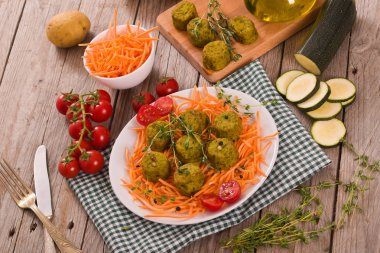 Havuç Salata Vejetaryen köfte.