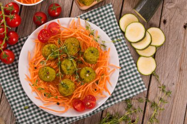 Havuç Salata Vejetaryen köfte.