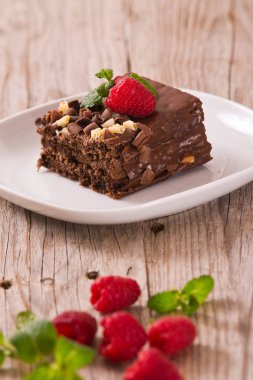 Çikolatalı kek ahududu.