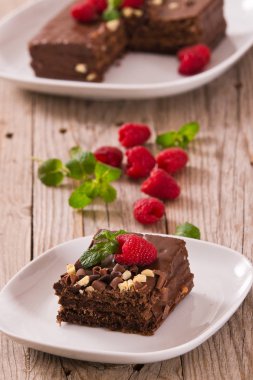 Çikolatalı kek ahududu.