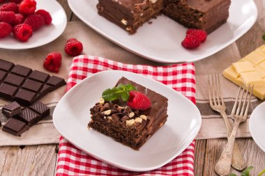 Çikolatalı kek ahududu.