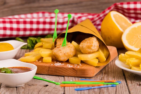 Fish Chips Skärbräda — Stockfoto