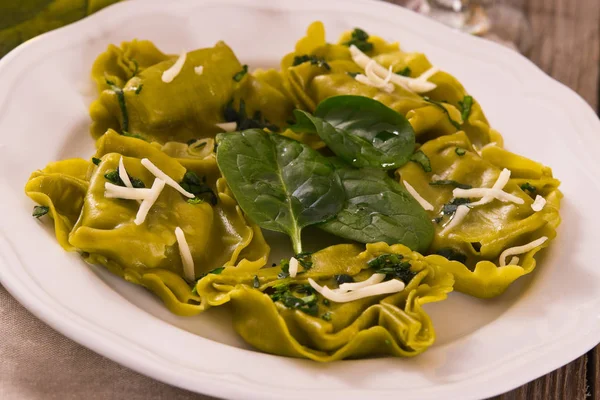 Raviolis Aux Épinards Avec Garniture Fromage Ricotta — Photo