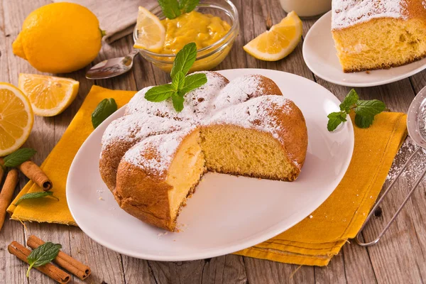 Tort Nadzieniem Cytrynowy Krem — Zdjęcie stockowe