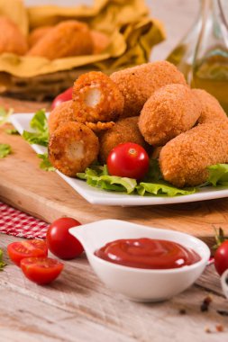 İtalyan kızarmış pirinç topları.