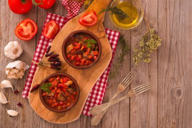 Domates sosu içinde marinated Domuz loin.