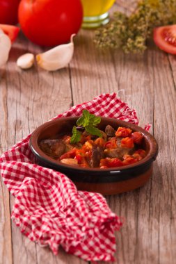 Domates sosu içinde marinated Domuz loin.