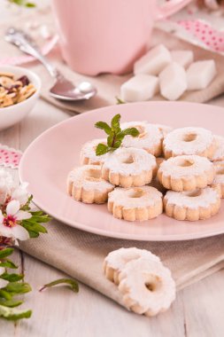 Canestrelli bisküvi nane ile.