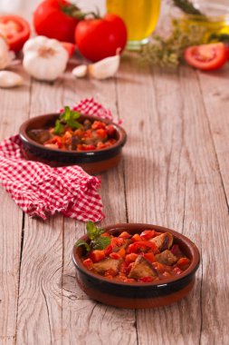 Domates sosu içinde marinated Domuz loin.