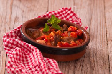 Domates sosu içinde marinated Domuz loin.