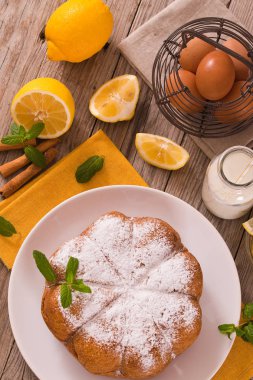 Limon kremalı dolgulu kek.