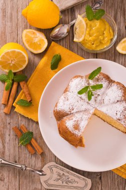 Limon kremalı dolgulu kek.