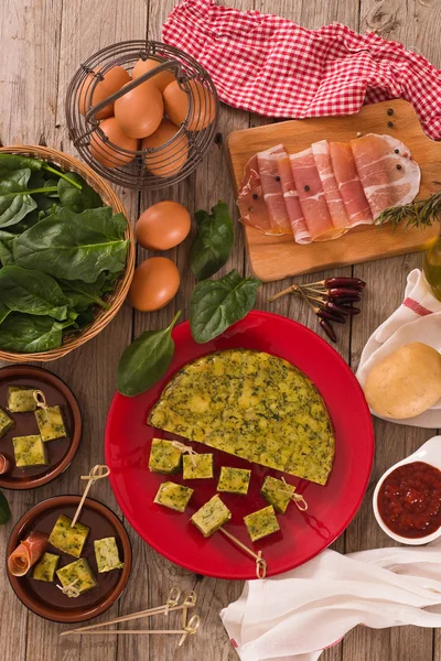 Tortilla Española Con Espinacas —  Fotos de Stock