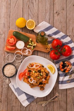 Gyros beyaz tabak tabak pirinç.