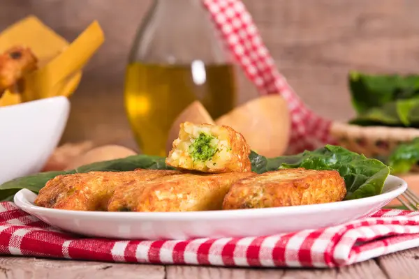 Crocchette Patate Con Spinaci Mozzarella — Foto Stock
