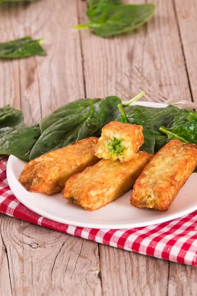 Croquetas Patata Con Espinacas Mozzarella —  Fotos de Stock