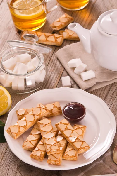 Puff pastry cookies with jam.