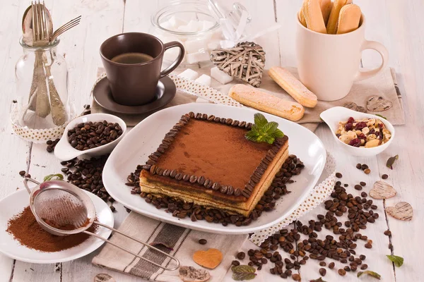 Torta Tiramisù Con Ripieno Alla Panna — Foto Stock