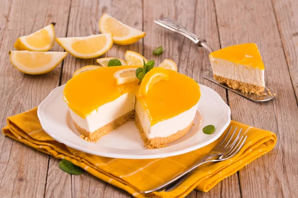 Lemon Mascarpone Cheesecake — Stock Photo, Image