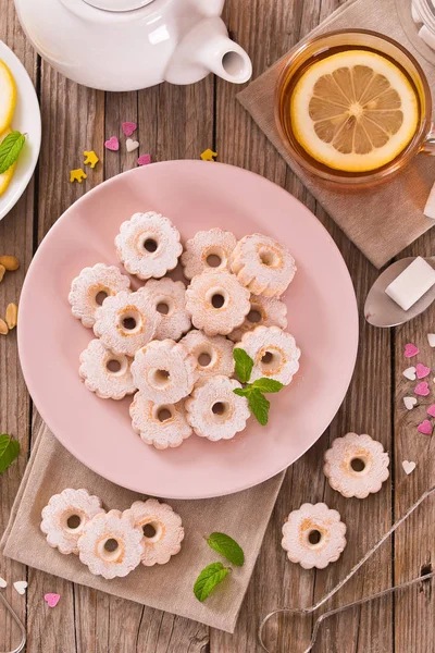 Galletas Canestrelli Con Menta Sobre Mesa Madera —  Fotos de Stock