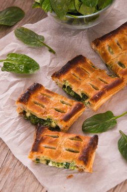 Ispanak ve ricotta Peynirli börek.