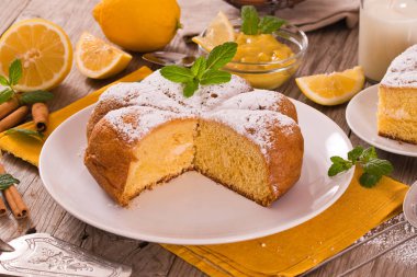 Limon kremalı dolgulu kek.