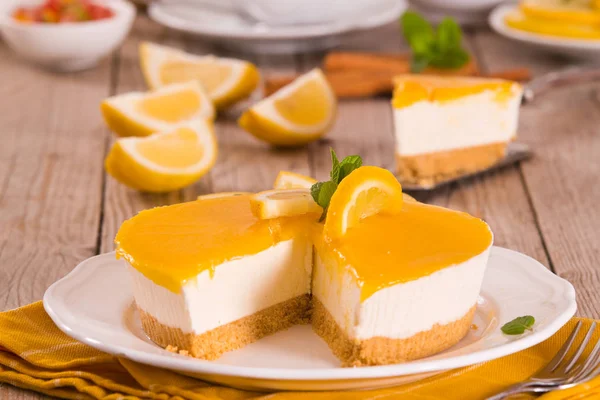 Lemon Mascarpone Cheesecake — Stock Photo, Image