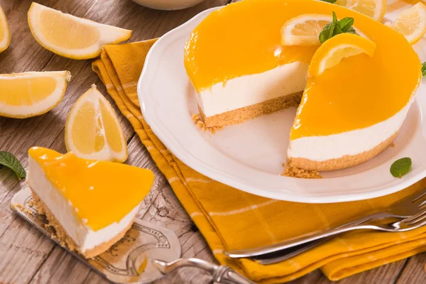 Lemon Mascarpone Cheesecake — Stock Photo, Image