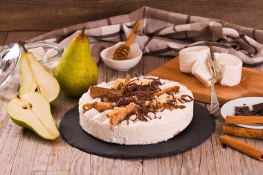 Ricotta ve armut cheesecake.