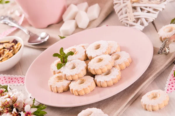 Galletas Canestrelli Con Azúcar Glaseado Sobre Mesa Madera —  Fotos de Stock