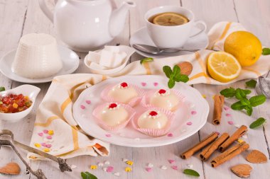 Sicilya ricotta kek (Cassata).