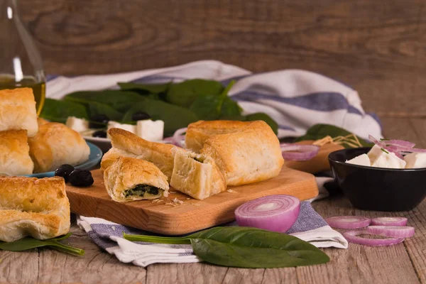 Spinach Puffs Feta Cheese Cutting Board — Stock Photo, Image