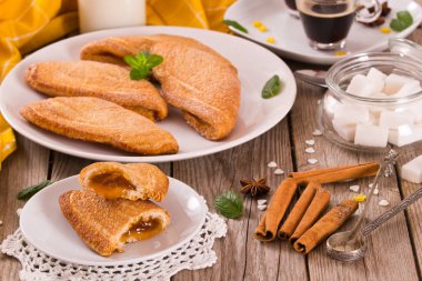 Floransa tatlı puf böreği.