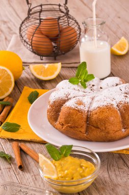 Limon kremalı dolgulu kek.