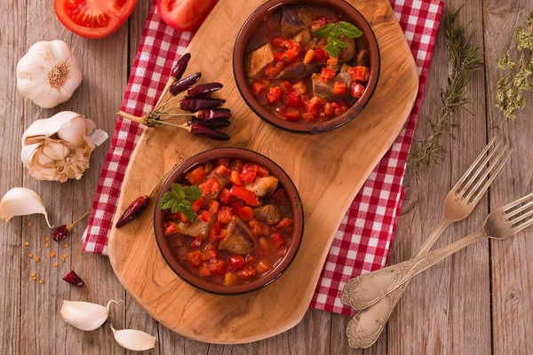 토마토 소스에 돼지고기 — 스톡 사진