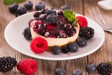 Karışık Meyveli ile Cheesecakes.