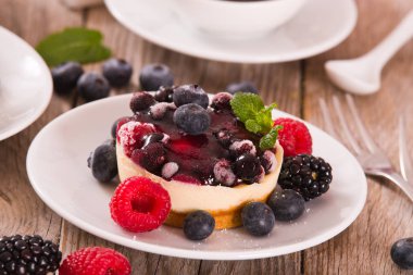 Karışık Meyveli ile Cheesecakes.