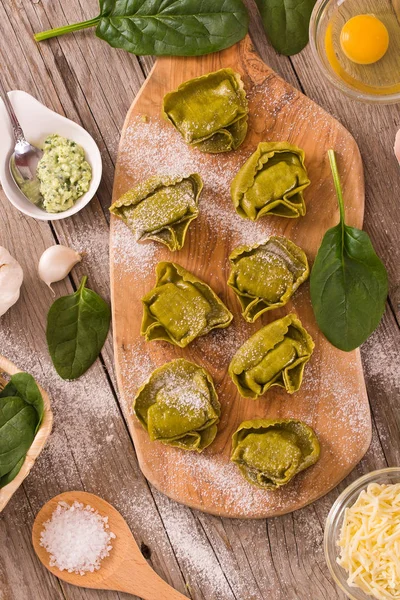 Ravioli Spinaci Con Ripieno Ricotta — Foto Stock