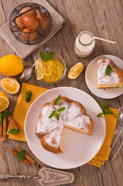 Limon kremalı dolgulu kek.