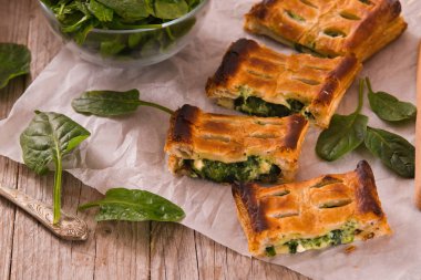 Ispanak ve ricotta Peynirli börek.