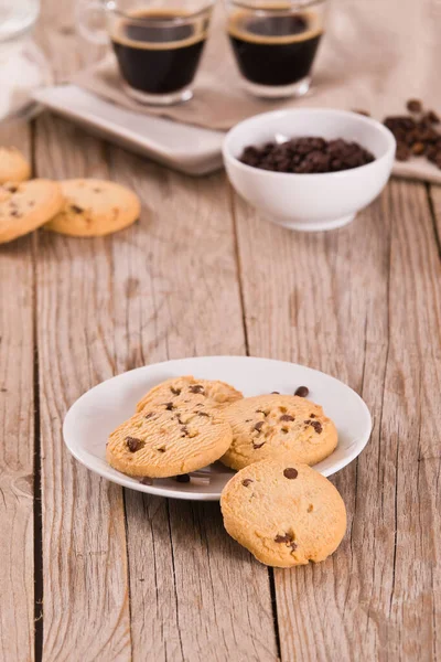 Chocolate Chip Cookies Wooden Table — Stock Photo, Image