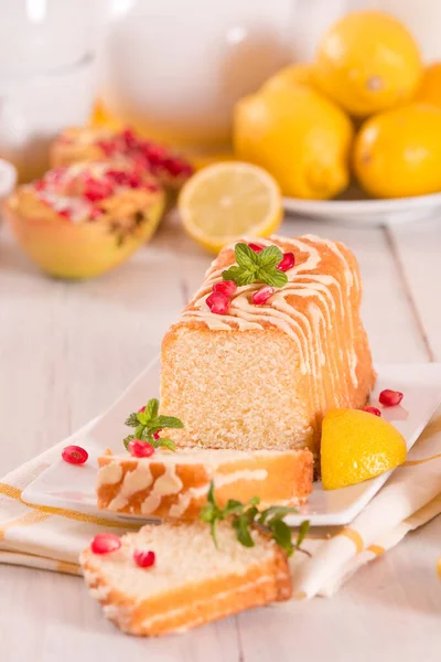 Citronsockerkaka Med Granatäpple — Stockfoto