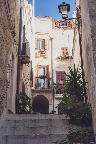 Στο Alleyway Του Polignano Πούλια Ιταλία — Φωτογραφία Αρχείου