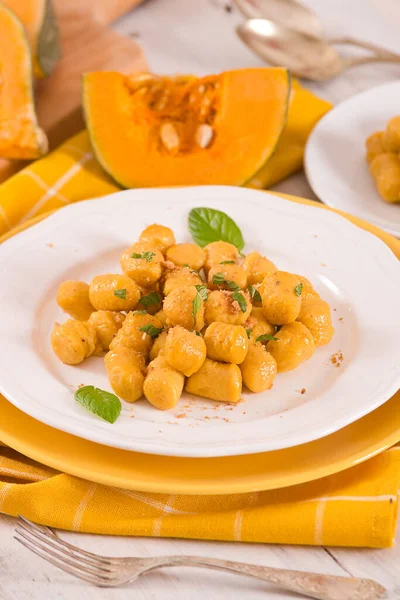 Gnocchi Abóbora Com Biscoitos Amaretti Ralados — Fotografia de Stock