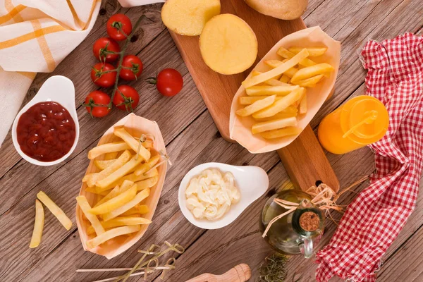 Sült Krumpli Mártással Asztalon — Stock Fotó